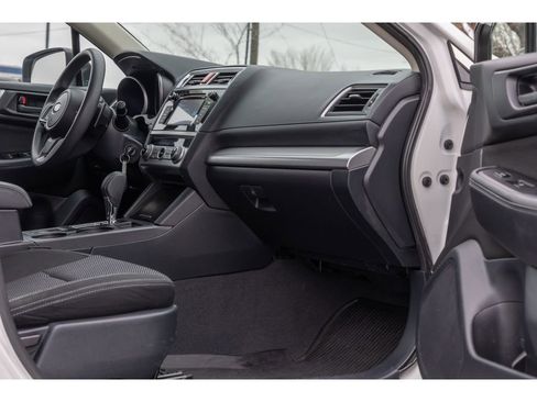 Used 2019 Subaru Outback 2.5i image 10