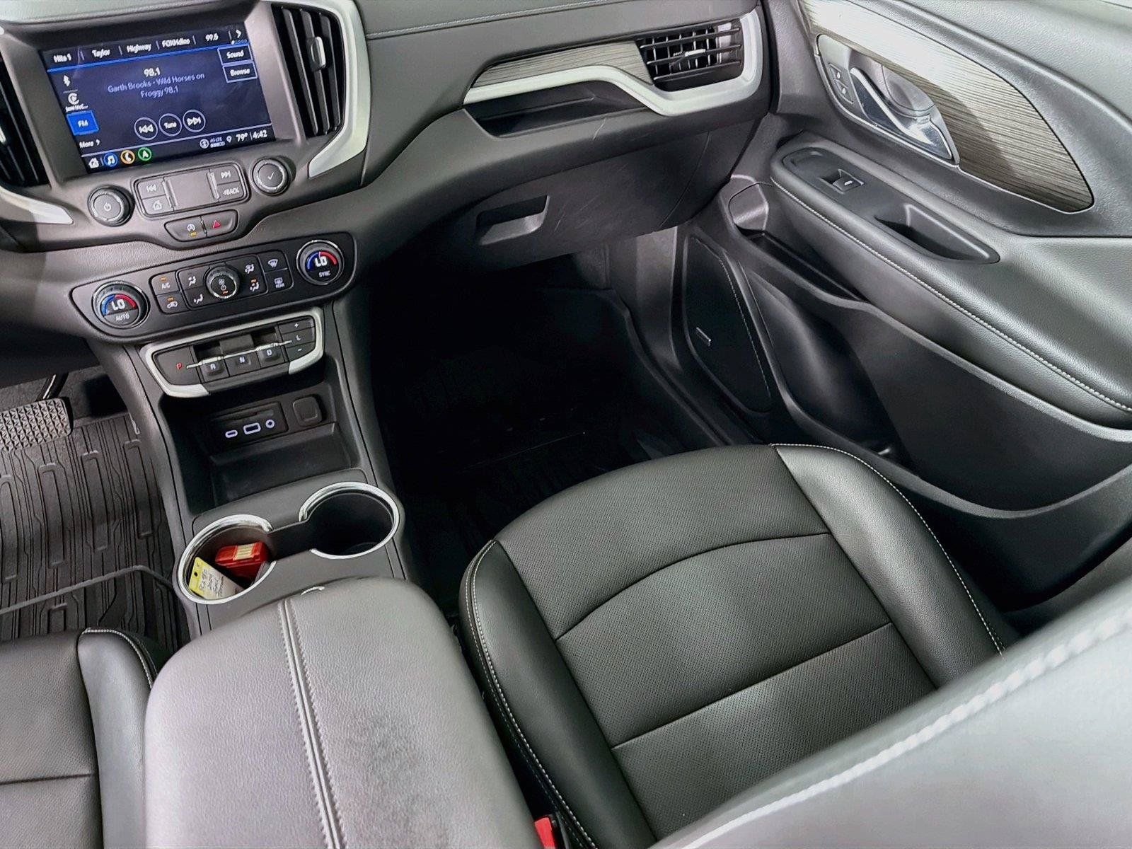 Used 2024 GMC Terrain SLT w/ Infotainment Package II AWD/4WD image 27