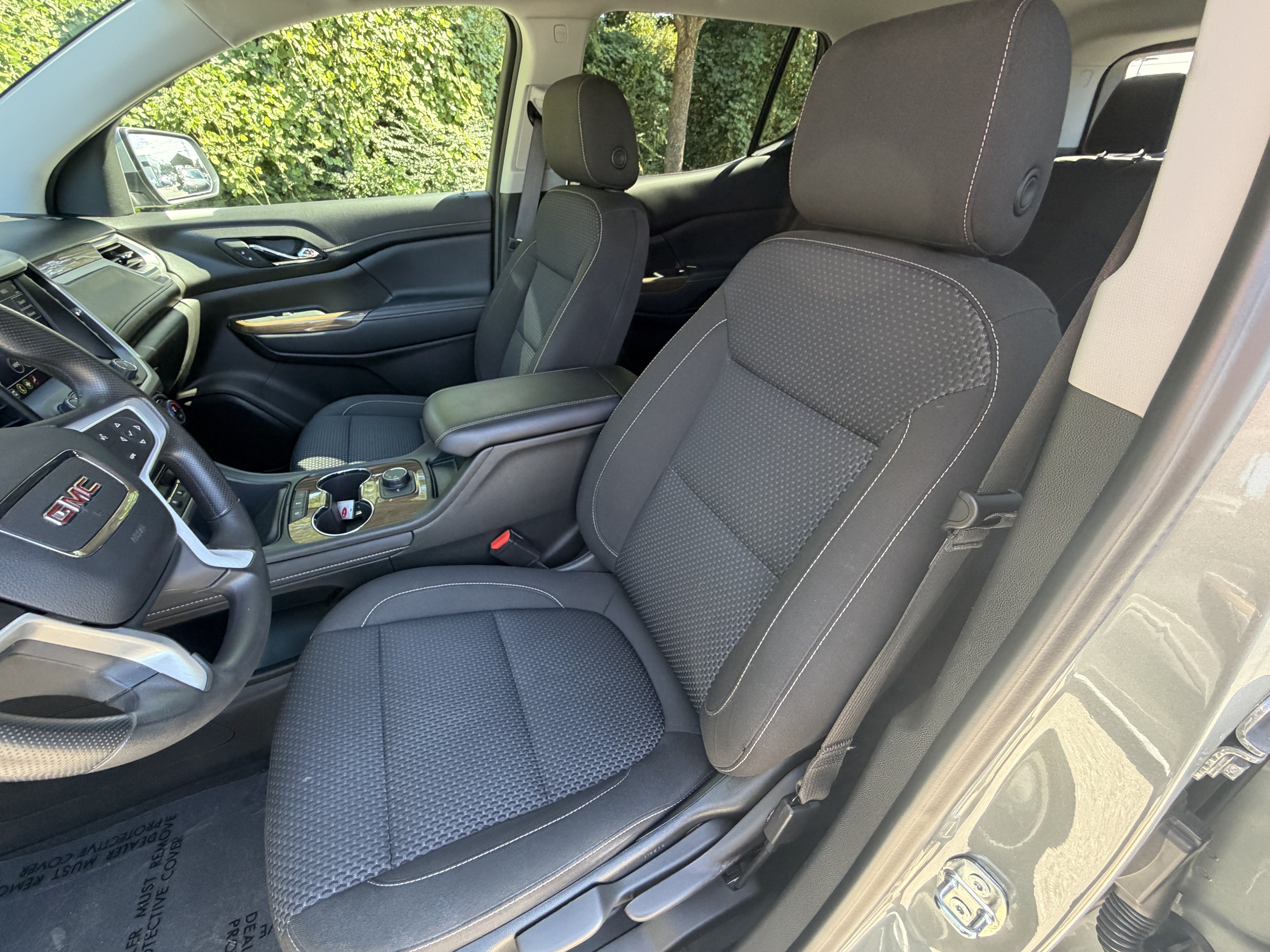 Used 2023 GMC Acadia SLE FWD image 15