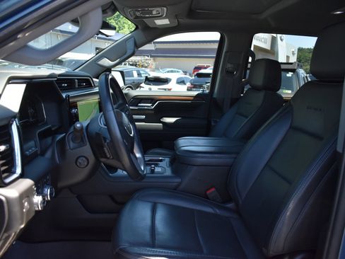 Used 2024 GMC Sierra 1500 Denali w/ Denali Reserve Package AWD/4WD image 16