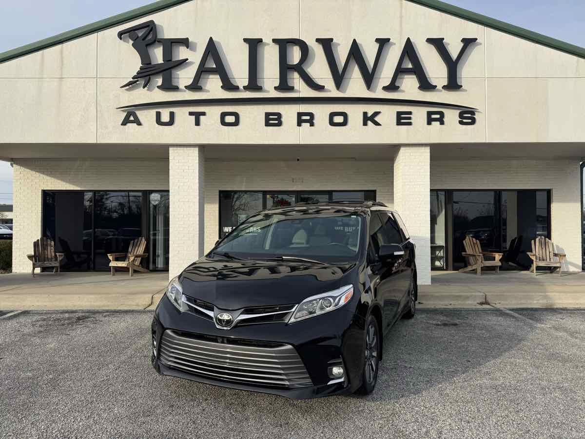Used 2020 Toyota Sienna Limited Premium w/ Carpet Mat Package AWD/4WD image 37