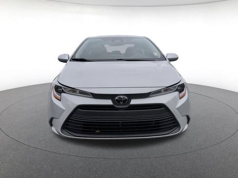 Used 2023 Toyota Corolla LE w/ LE Convenience Package FWD image 9