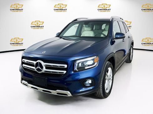 Used 2023 Mercedes-Benz GLB 250 w/ Premium Package image 3