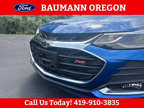 Used 2019 Chevrolet Cruze LT w/ Convenience Package FWD image 13