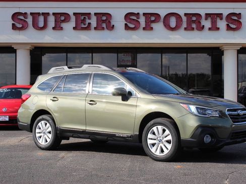 Used 2019 Subaru Outback 2.5i Premium image 1