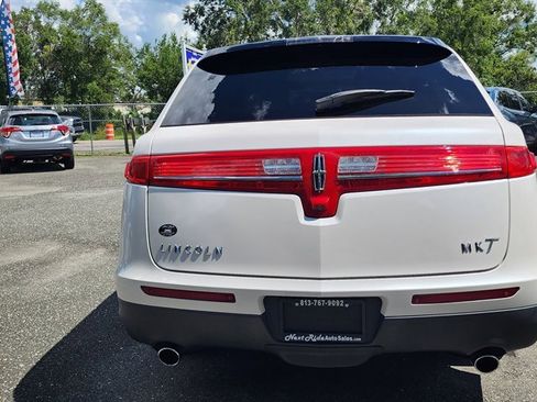 Used 2018 Lincoln MKT AWD w/ Technology Package image 16
