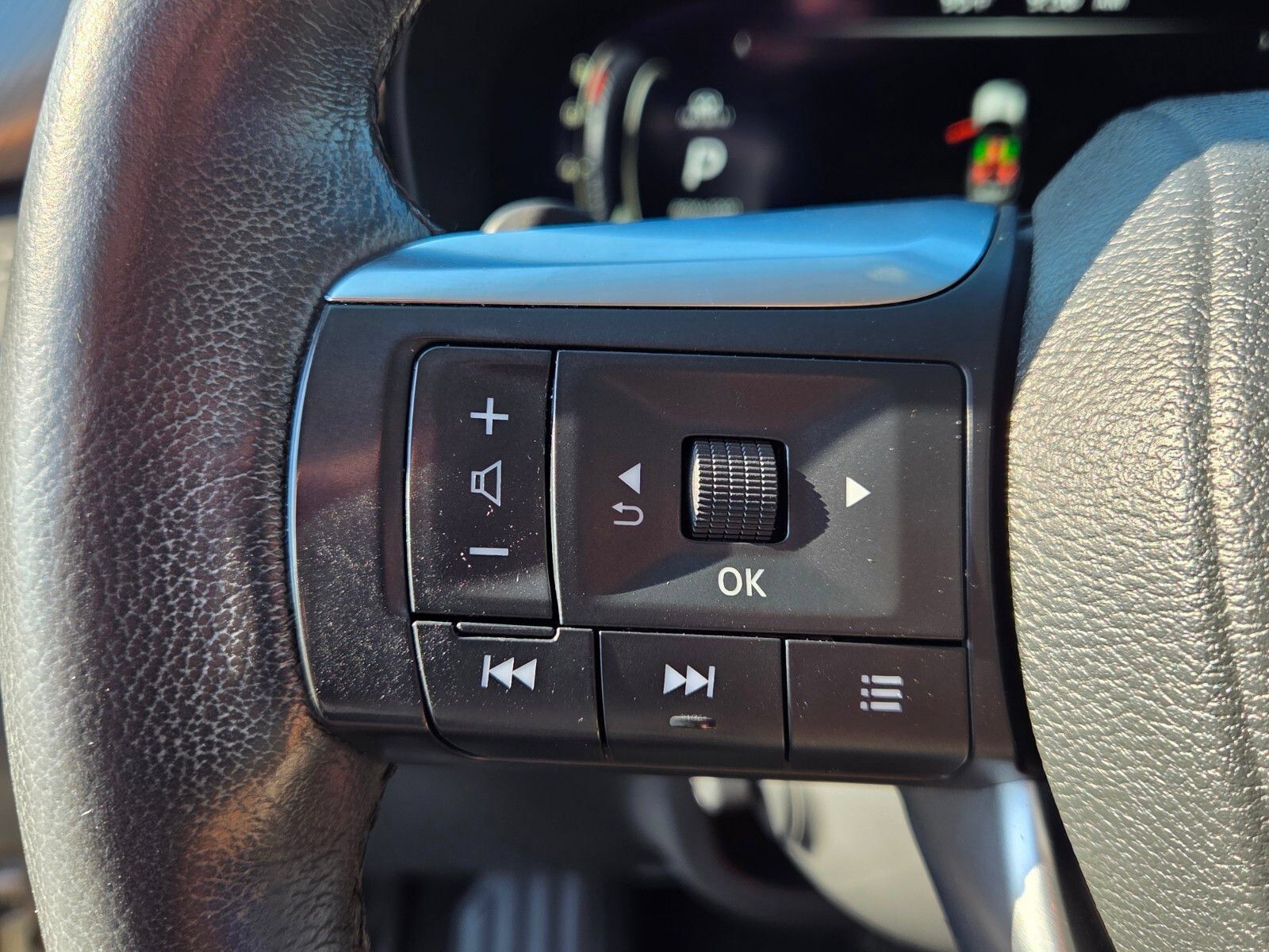 Used 2022 INFINITI QX60 Luxe w/ Vision Package FWD image 26