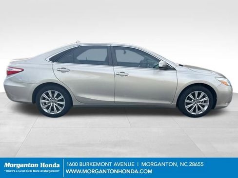 Used 2016 Toyota Camry XLE w/ Moonroof Package image 10