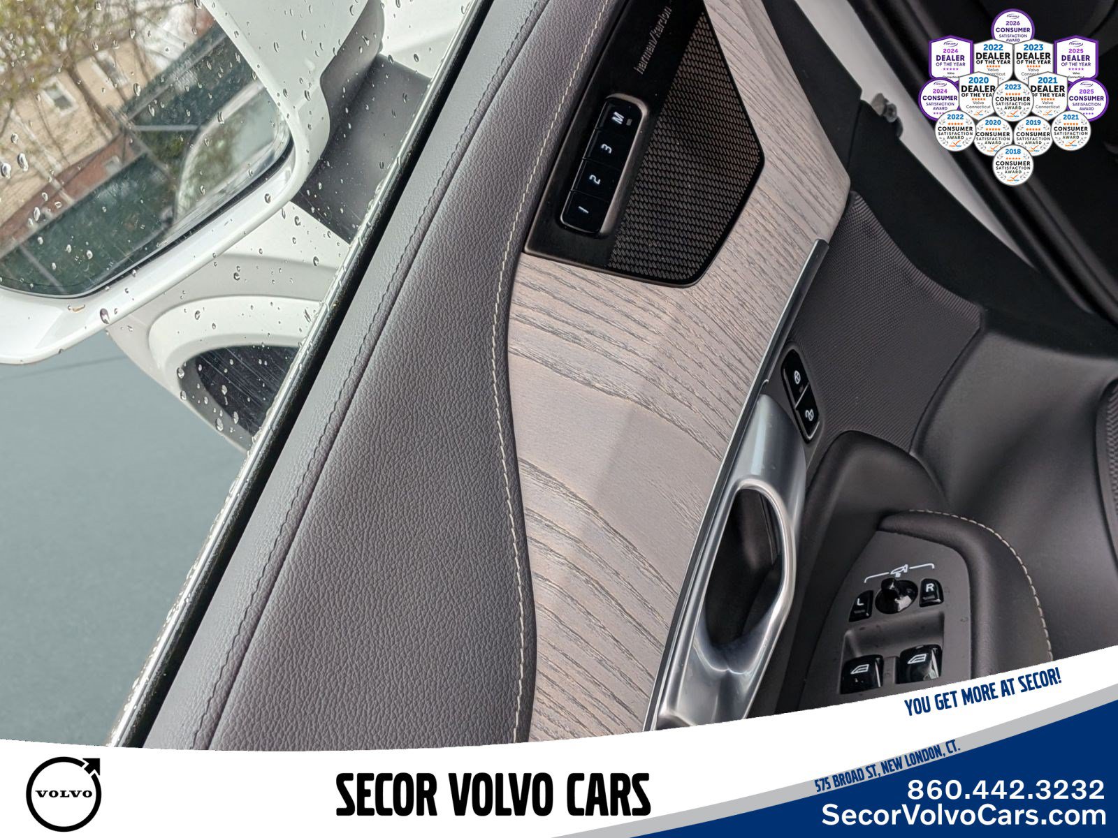 Certified 2024 Volvo XC90 T8 Ultimate AWD/4WD image 9