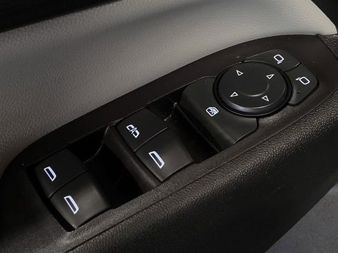 Used 2020 Chevrolet Equinox LT FWD image 27