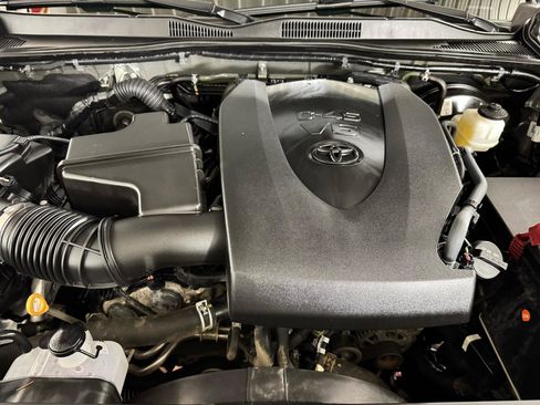 Used 2022 Toyota Tacoma SR5 image 10