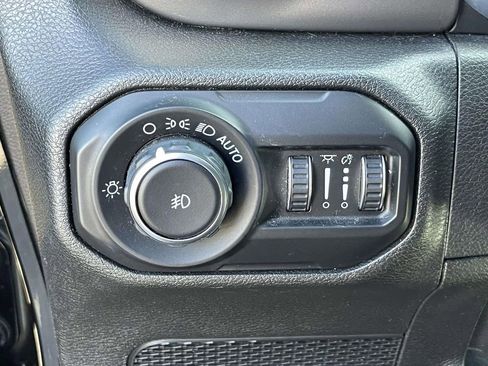 Used 2018 Jeep Wrangler Unlimited Sport S image 16