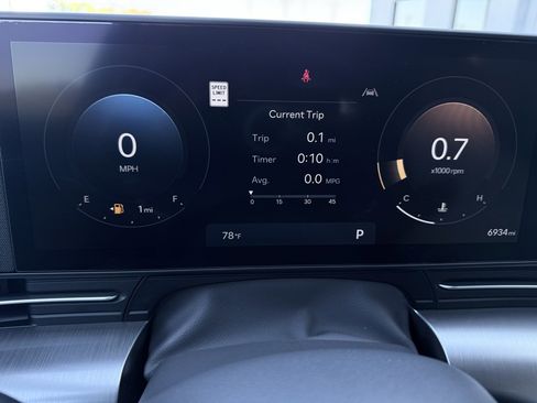 Certified 2025 Hyundai Kona Limited image 14