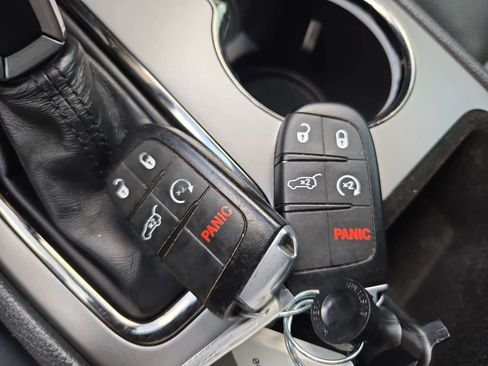 Used 2020 Jeep Grand Cherokee High Altitude RWD image 36