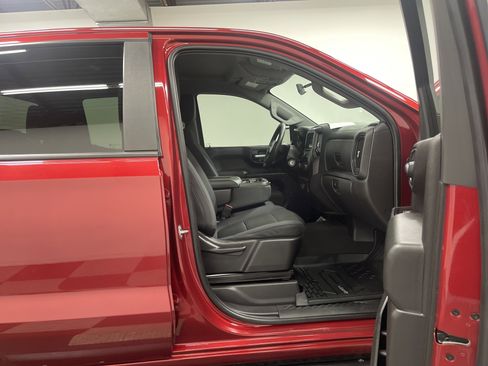 Used 2019 Chevrolet Silverado 1500 Custom Trail Boss w/ Custom Convenience Package image 25