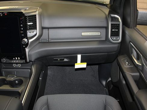 New 2026 RAM 1500 4x4 Crew Cab image 31