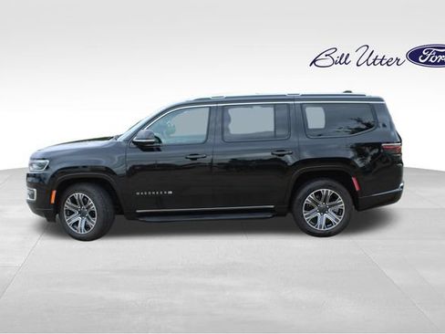 Used 2024 Jeep Wagoneer Series II w/ Flexible Seating Group AWD/4WD image 7