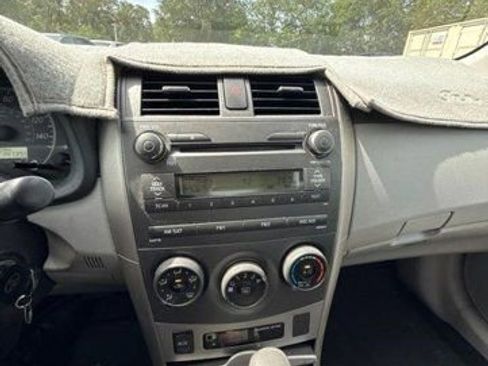 Used 2011 Toyota Corolla LE FWD image 15
