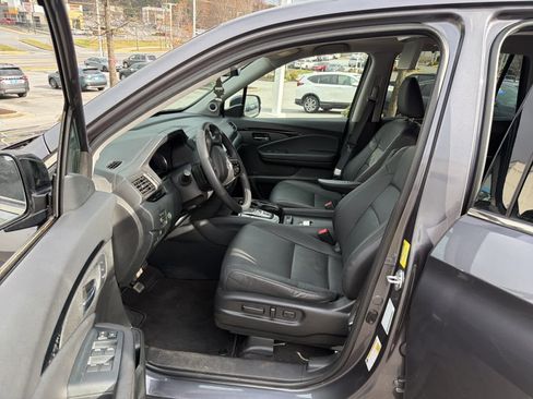 Used 2022 Honda Pilot Elite image 16
