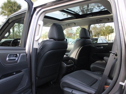 Certified 2025 INFINITI QX80 Pure image 29