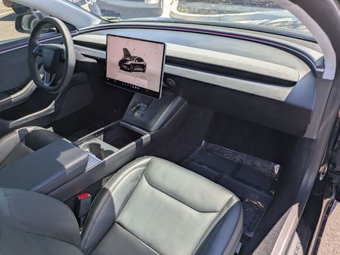 Used 2025 Tesla Model 3 Long Range AWD/4WD image 32