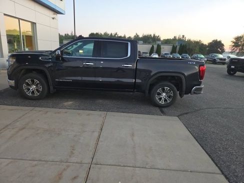 Used 2025 GMC Sierra 1500 SLT AWD/4WD image 7