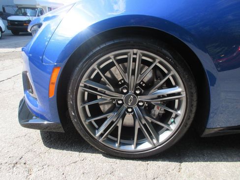 Used 2022 Chevrolet Camaro ZL1 RWD image 16