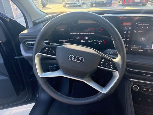 Used 2025 Audi Q5 Premium w/ Convenience Package image 21