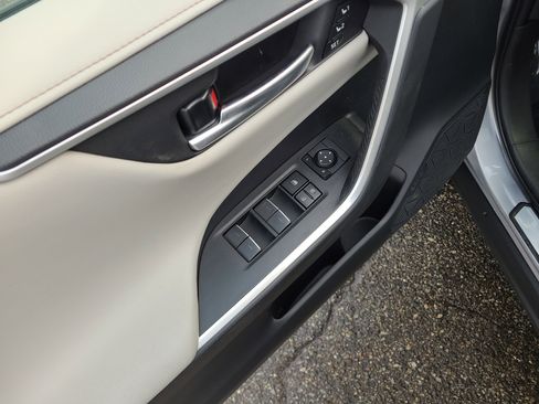 Used 2023 Toyota RAV4 Limited image 14