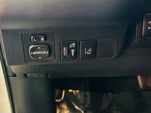 Used 2018 Toyota RAV4 XLE w/ Plus Extra Value Package AWD/4WD image 16