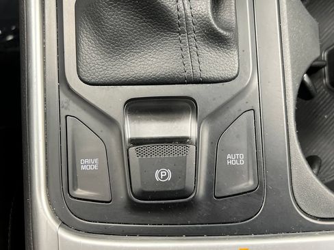 Used 2025 Kia Carnival FWD image 64