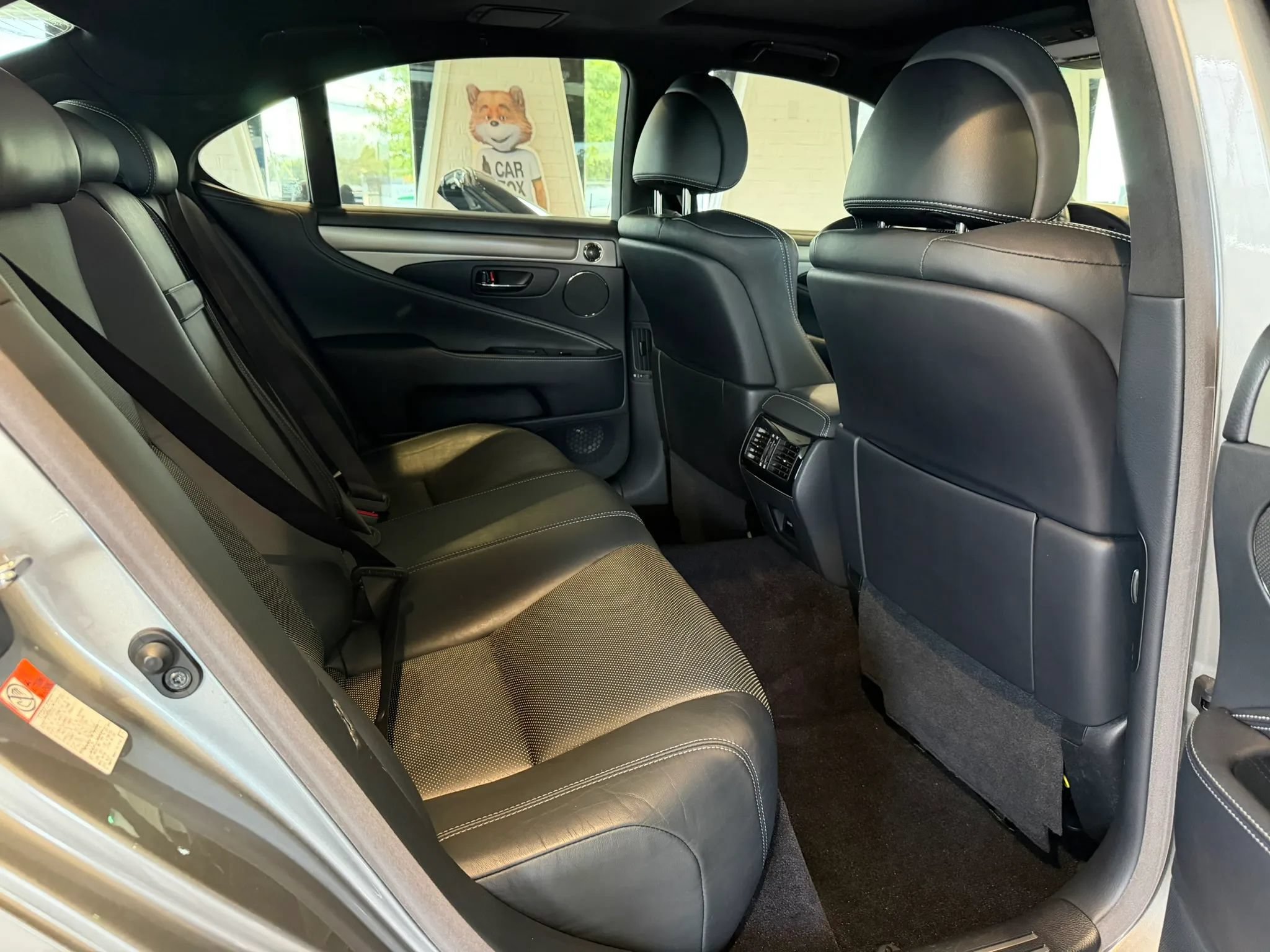 Used 2016 Lexus LS 460 w/ F Sport Package RWD image 22