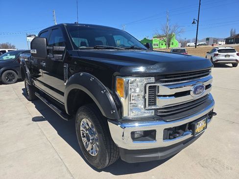 Used 2017 Ford F250 XLT w/ XLT Value Package image 8
