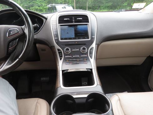 Used 2016 Lincoln MKX Reserve w/ Driver Assistance Package AWD/4WD image 26