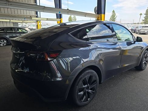 Used 2024 Tesla Model Y Long Range RWD image 6