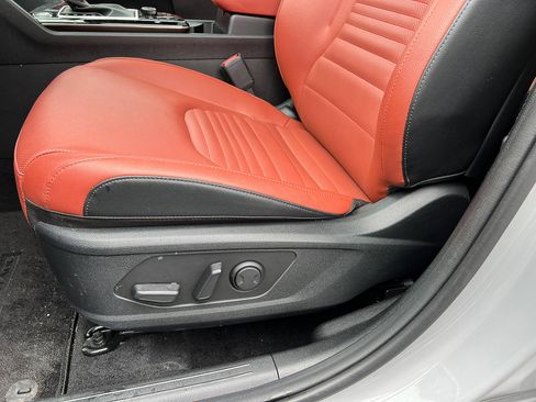 Used 2024 Kia Sportage SX image 16