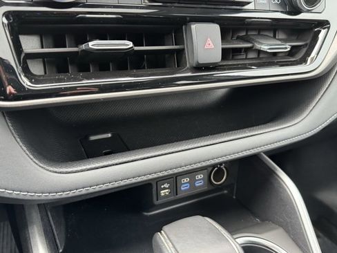 Certified 2022 Toyota Highlander XLE image 18