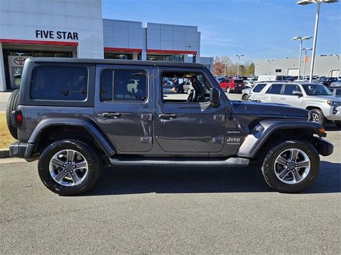 Used 2019 Jeep Wrangler Unlimited Sahara image 12