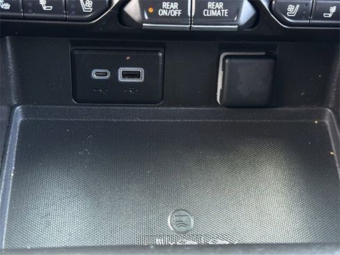 Used 2021 GMC Yukon XL SLT image 24