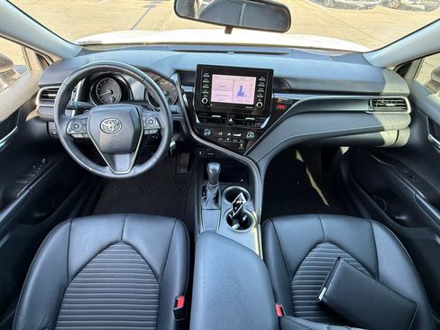 Used 2021 Toyota Camry SE FWD image 7