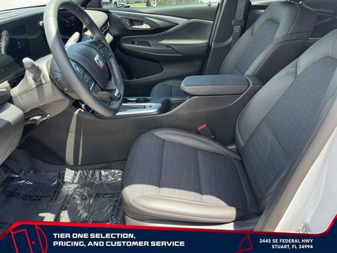 Used 2025 Buick Envista Preferred w/ Convenience I Package FWD image 9