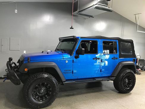 Used 2016 Jeep Wrangler Unlimited Sport w/ Quick Order Package 24S AWD/4WD image 7