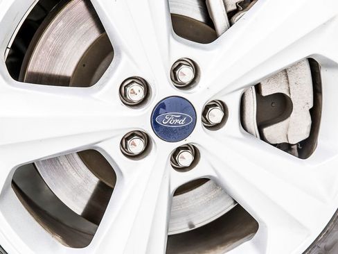 Used 2021 Ford Edge SE FWD image 39
