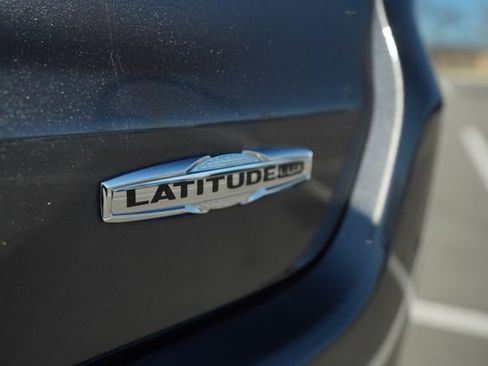 Used 2022 Jeep Compass Latitude image 39