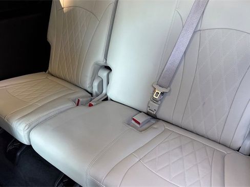 Used 2023 Buick Enclave Avenir w/ Avenir Technology Package image 18