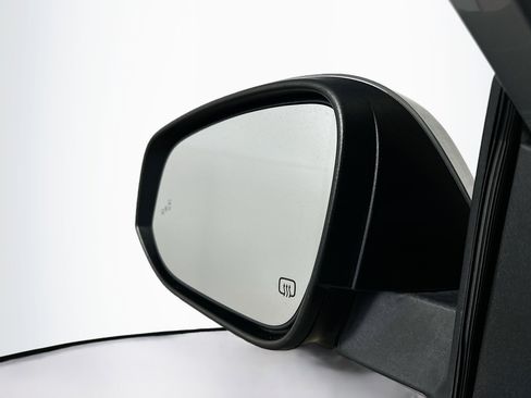 Used 2018 Toyota Highlander SE image 16