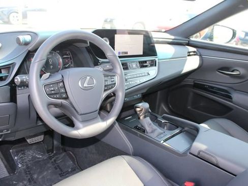 Certified 2025 Lexus ES 350 w/ Premium Package FWD image 12