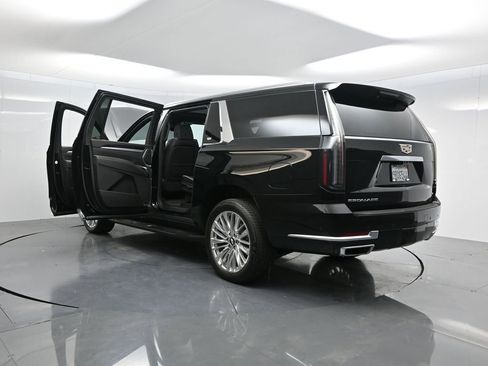 Used 2025 Cadillac Escalade ESV Premium Luxury image 65