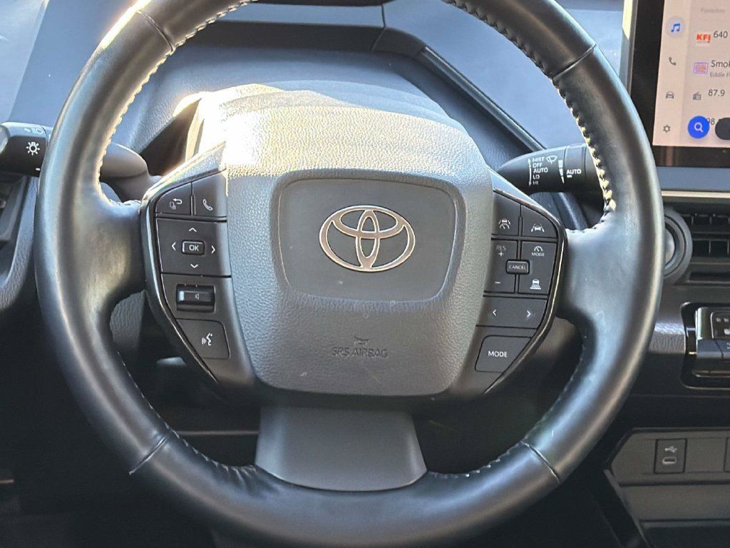 Used 2024 Toyota Prius XLE AWD/4WD image 12