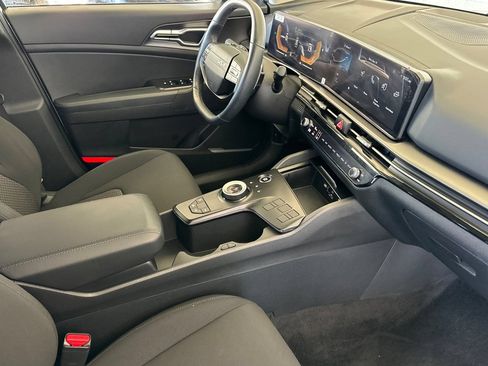 Used 2026 Kia Sportage LX FWD image 17